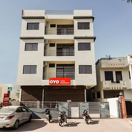 Oyo 67335 Hotel Madhuban Ajmer Exteriör bild