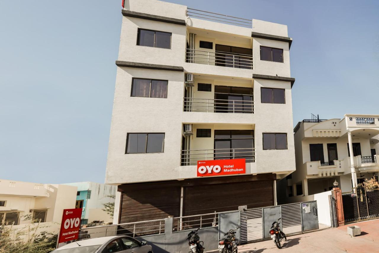 Oyo 67335 Hotel Madhuban Ajmer Exteriör bild